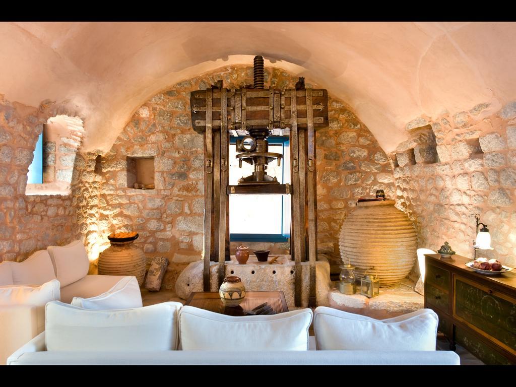 Arapakis Historic Castle Aparthotel Pírgos Dhiroú Eksteriør bilde