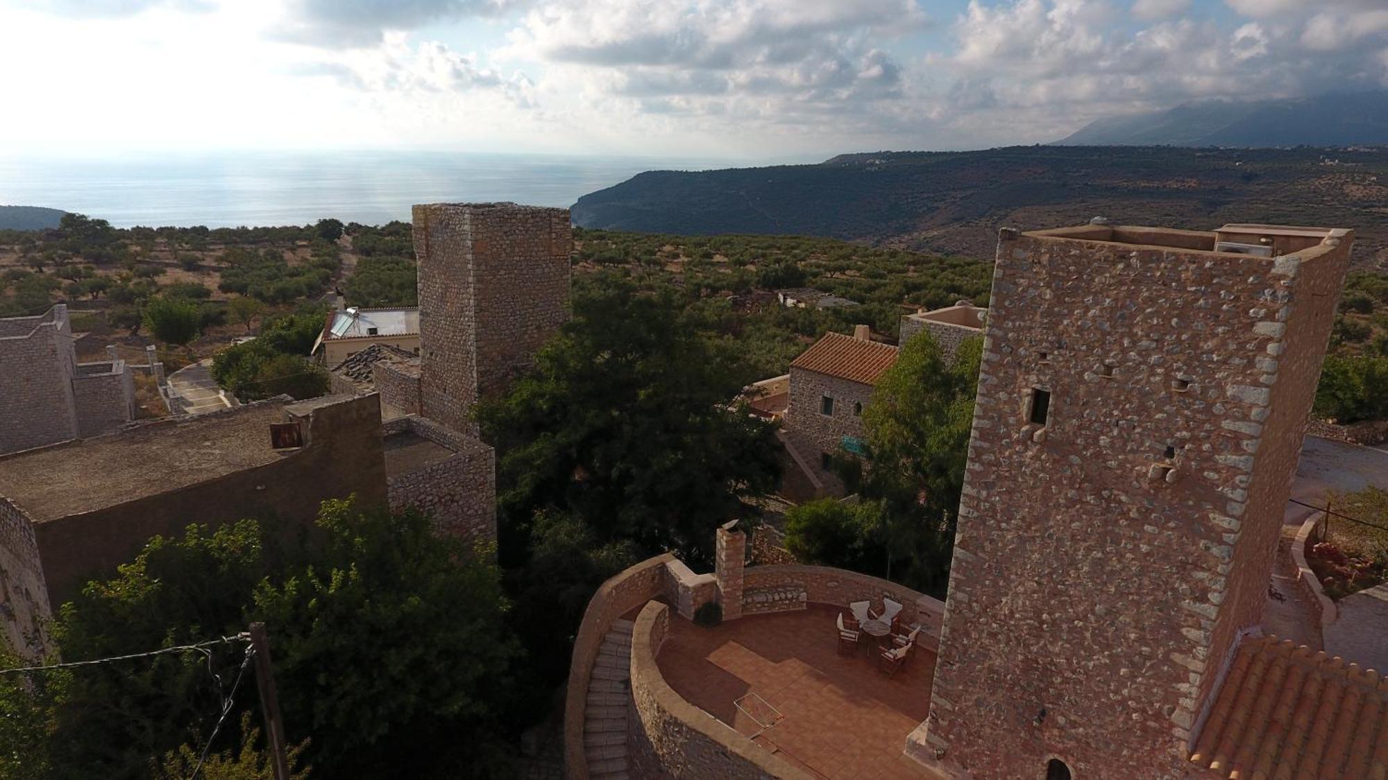 Arapakis Historic Castle Aparthotel Pírgos Dhiroú Eksteriør bilde