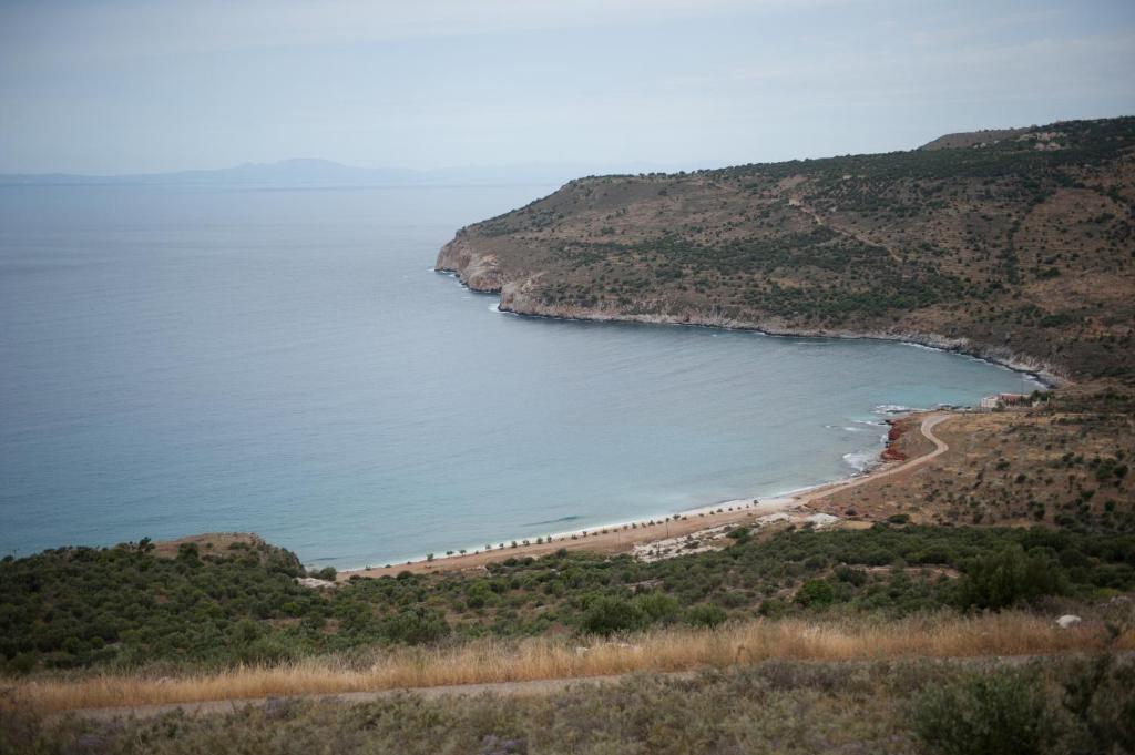 Arapakis Historic Castle Aparthotel Pírgos Dhiroú Eksteriør bilde