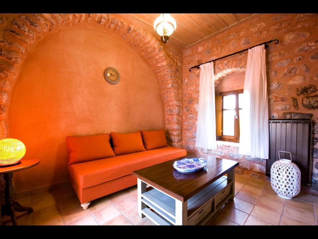 Arapakis Historic Castle Aparthotel Pírgos Dhiroú Rom bilde
