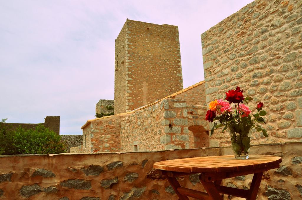 Arapakis Historic Castle Aparthotel Pírgos Dhiroú Eksteriør bilde