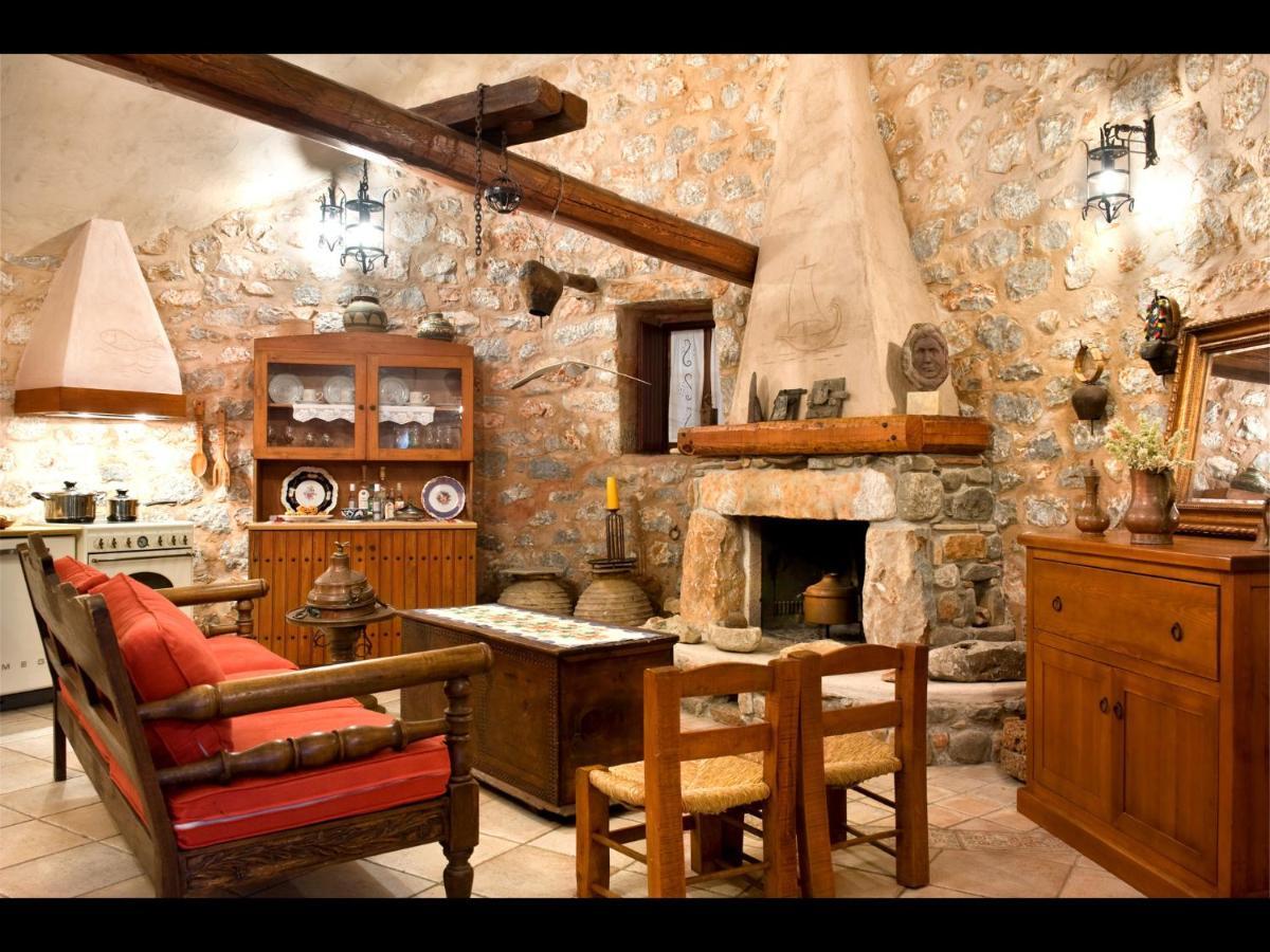 Arapakis Historic Castle Aparthotel Pírgos Dhiroú Rom bilde